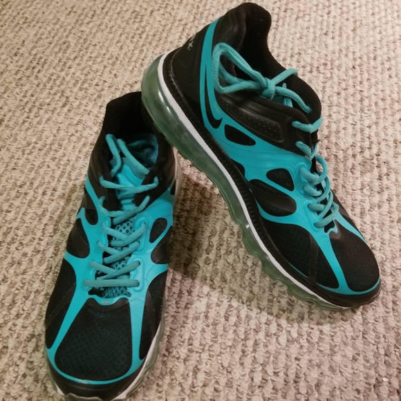 nike air max plus black